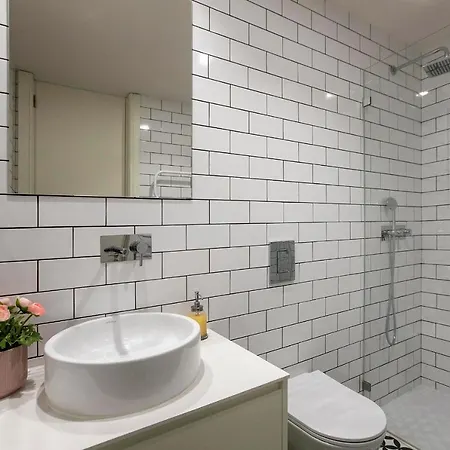 Appartamento Lovelystay - 2br Flat With Ac In Duque De Loulé *