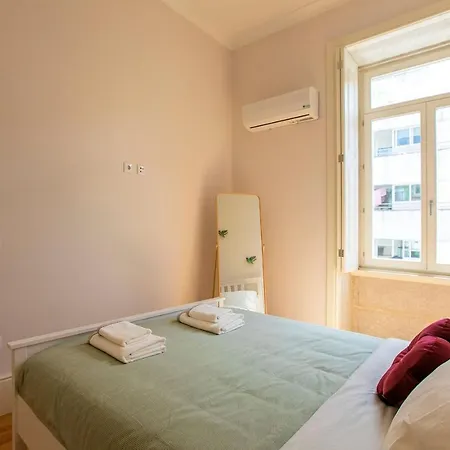 Apartmán Lovelystay - 2br Flat With Ac In Duque De Loule Porto