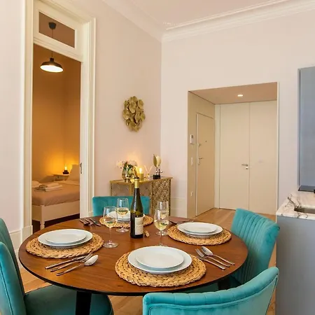 Lovelystay - 2br Flat With Ac In Duque De Loulé Oporto