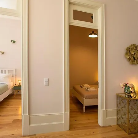 Appartamento Lovelystay - 2br Flat With Ac In Duque De Loulé Oporto
