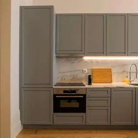 Lovelystay - 2br Flat With Ac In Duque De Loule * Porto