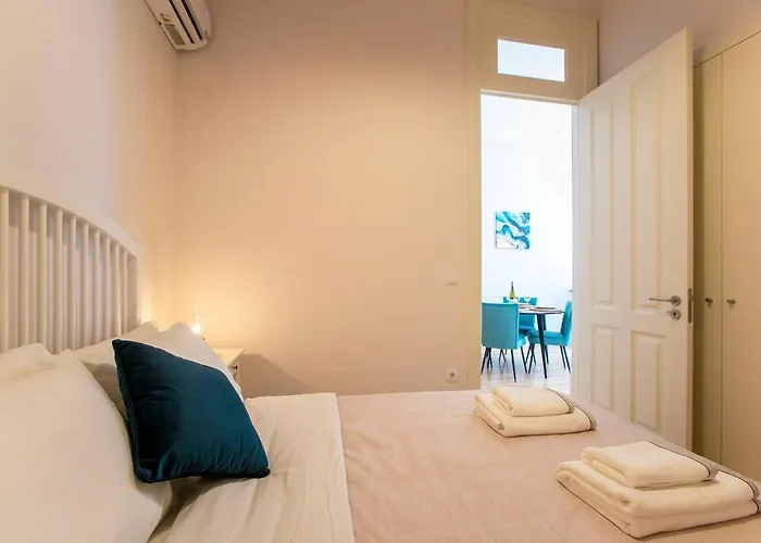 Lovelystay - 2br Flat With Ac In Duque De Loule * ポルト